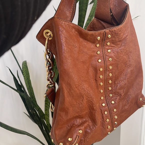 Michael Kors Uptown Astor Pebbled Leather Bag - Picture 5 of 6